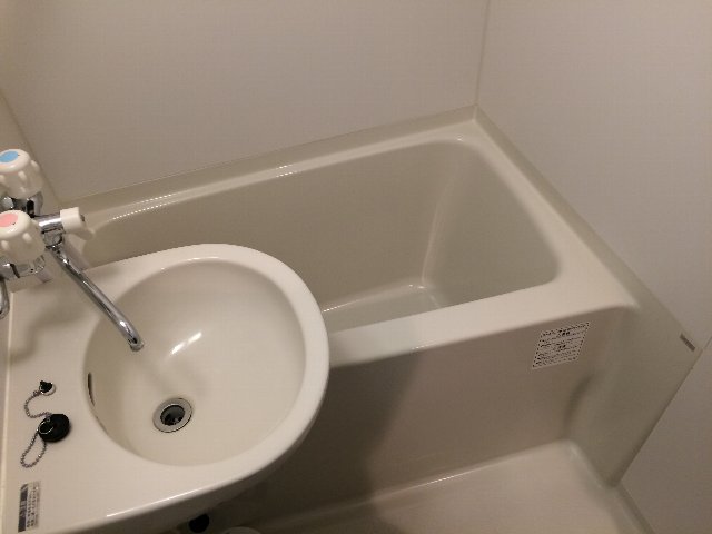 13/30 浴室