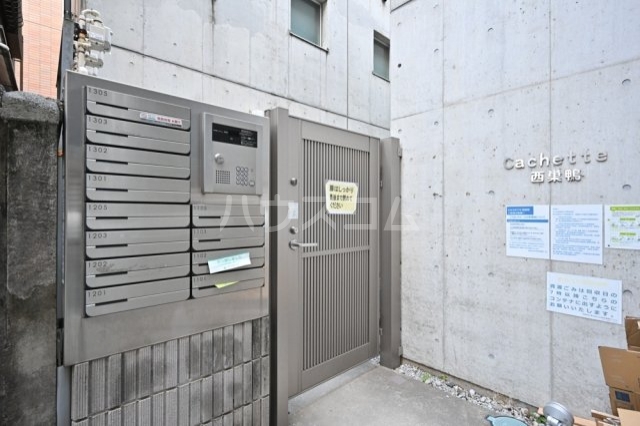 28/30 エントランス