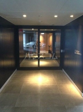 14/18 エントランス