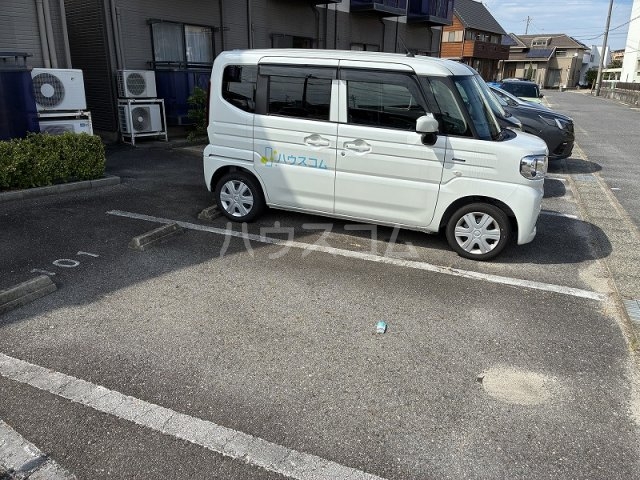 26/27 駐車場