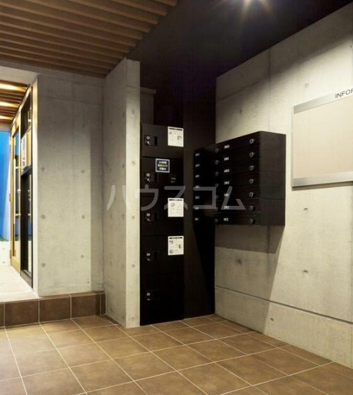 13/15 エントランス