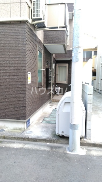 2/4 エントランス