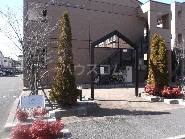 26/30 エントランス