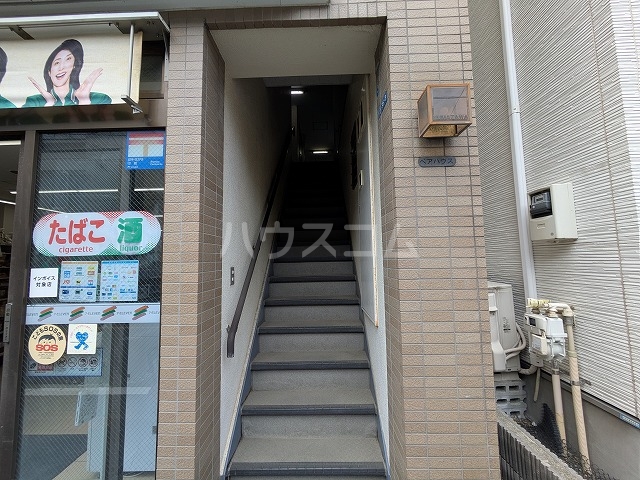 21/26 エントランス