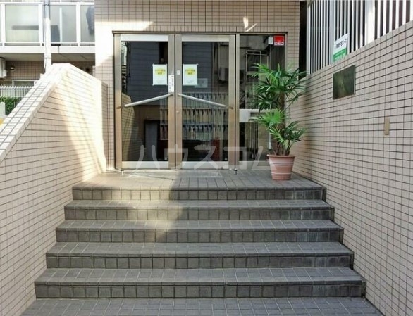 14/16 エントランス