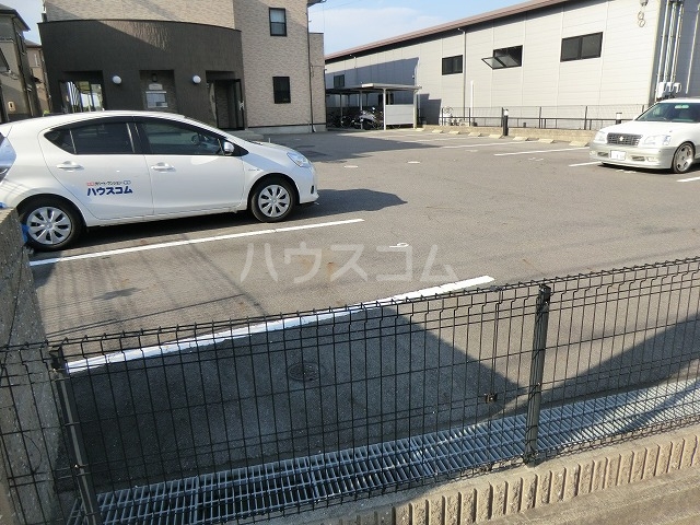 26/30 駐車場