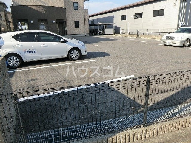25/30 駐車場