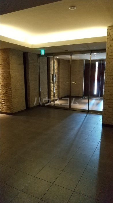 15/19 エントランス