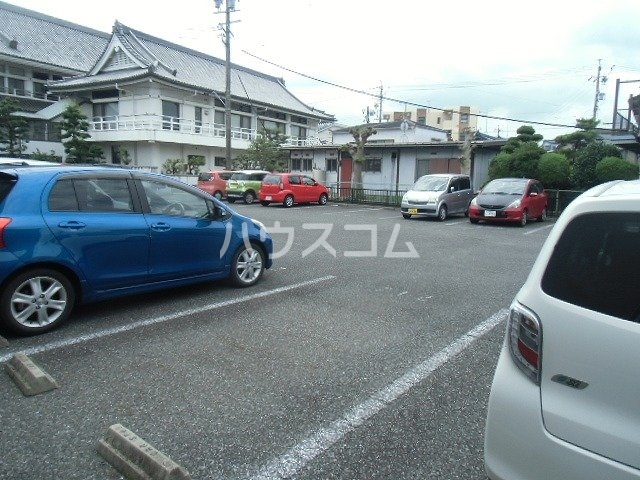 18/28 駐車場