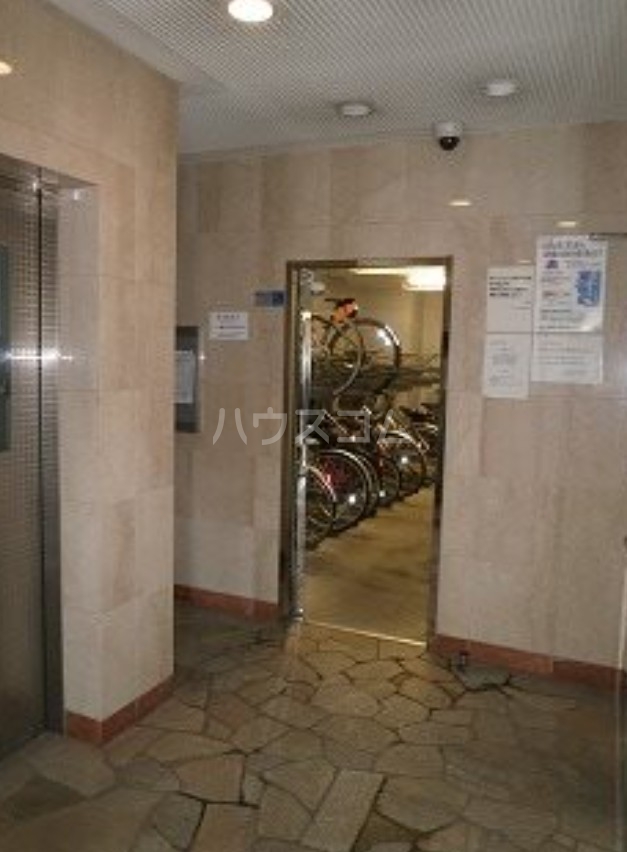 14/23 エントランス