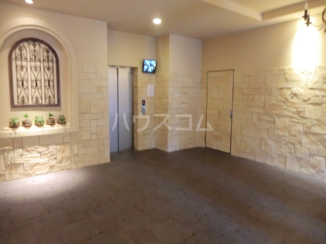 21/29 エントランス