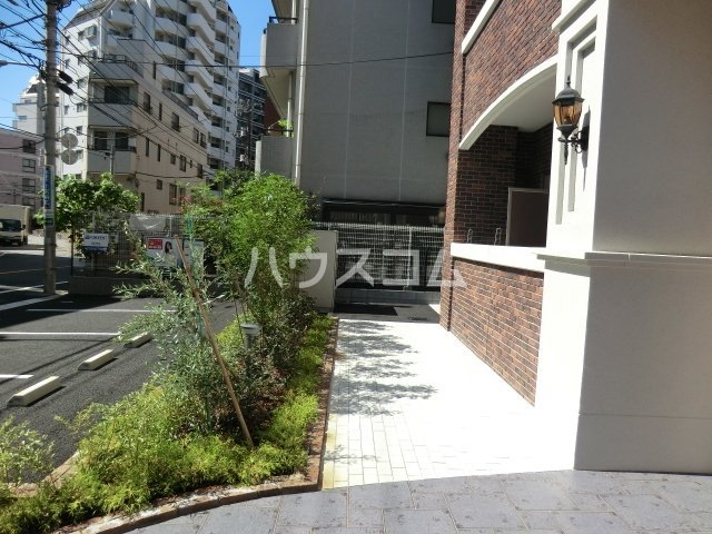 25/30 エントランス