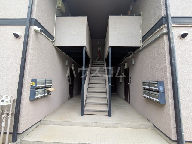 16/25 エントランス
