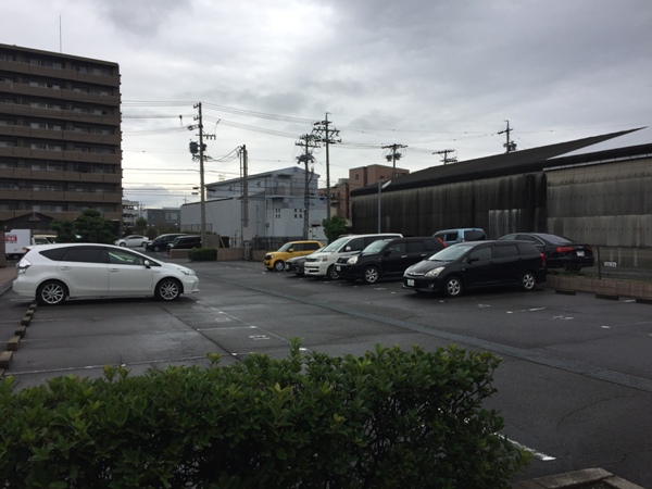 20/30 駐車場