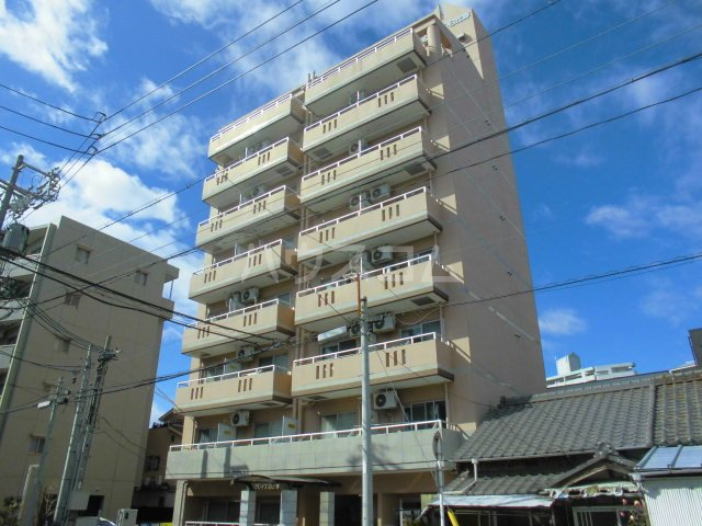 18/24 エントランス