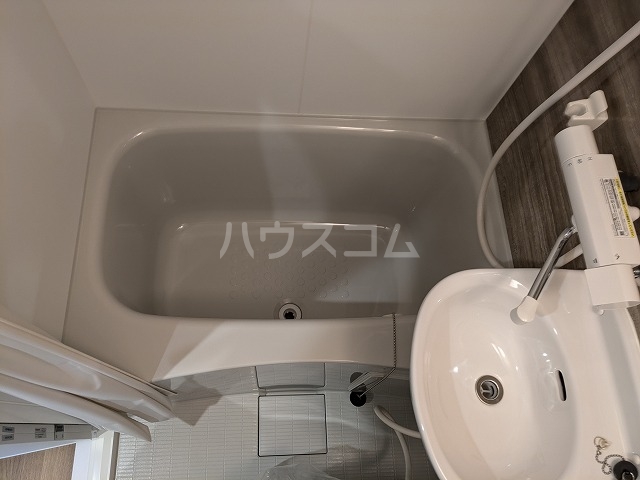 13/30 浴室