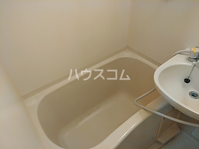 13/30 浴室