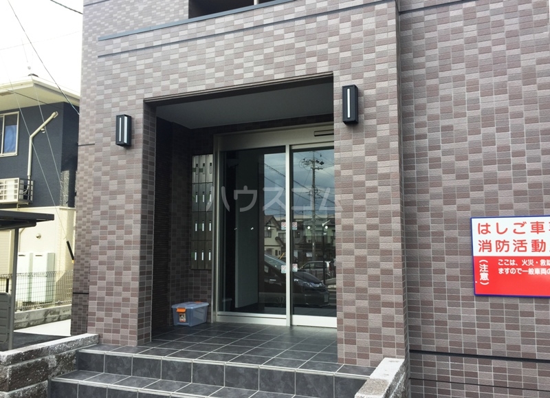 21/25 エントランス