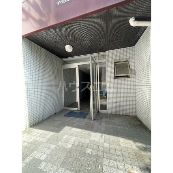 21/27 エントランス