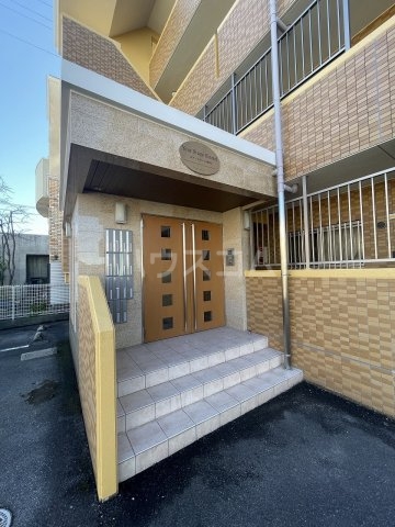 25/30 エントランス