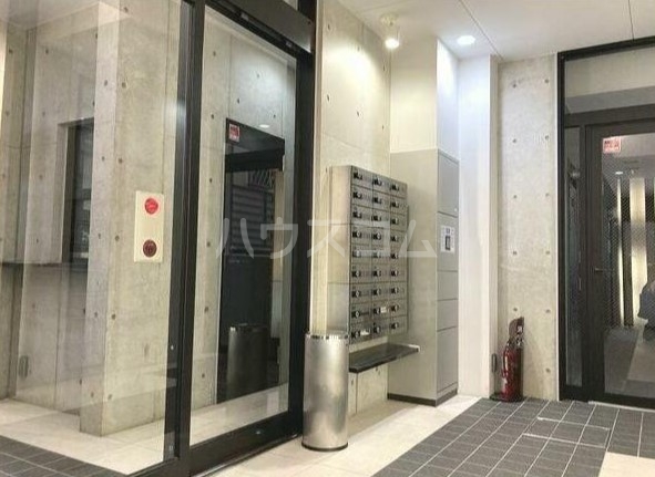 15/17 エントランス