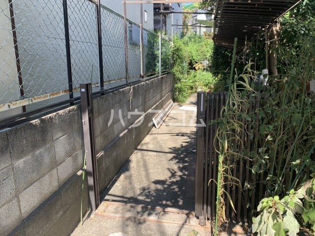 21/27 エントランス