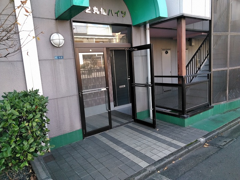 22/25 エントランス