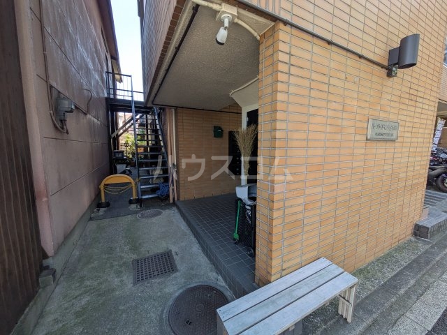 20/22 エントランス