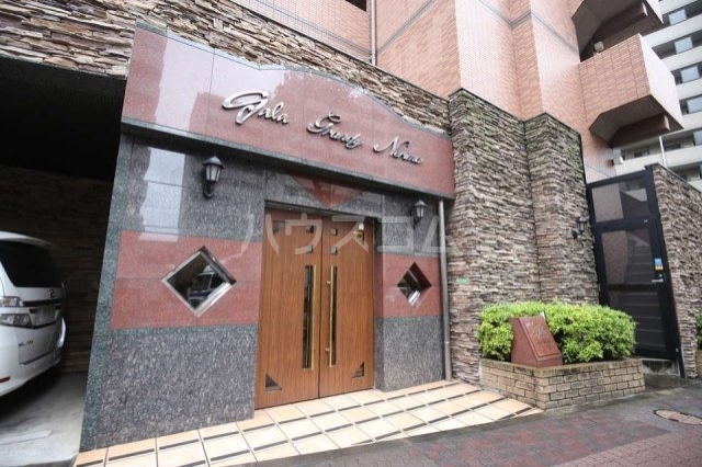 25/30 エントランス