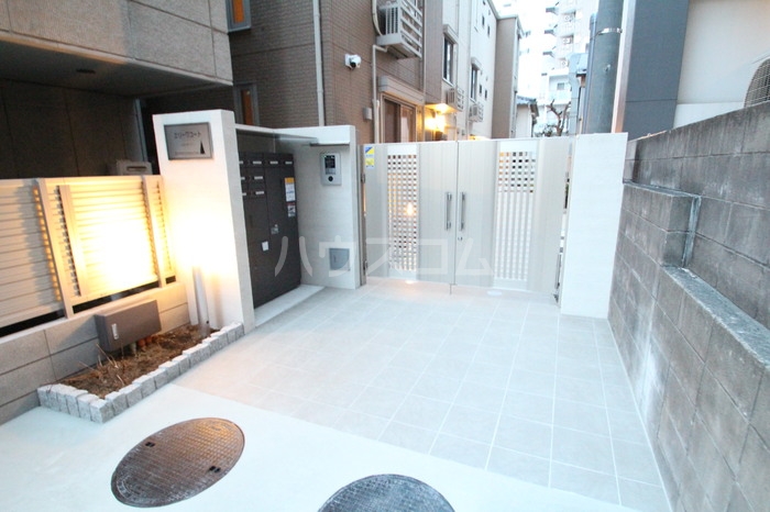 16/25 エントランス