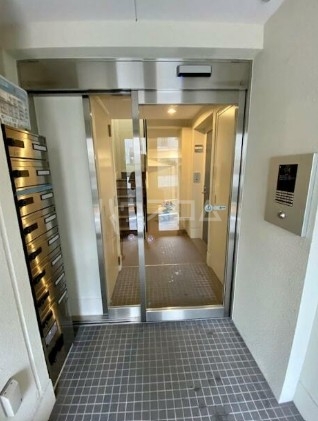 2/5 エントランス