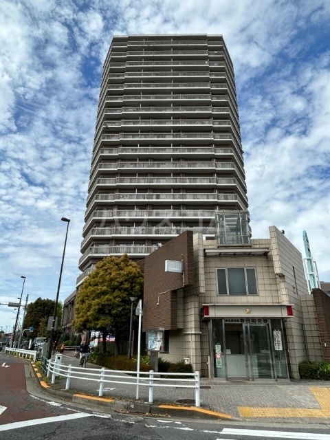 エリム春日町パークタワーの外観
