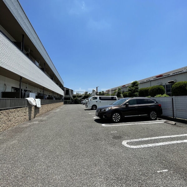 18/25 駐車場