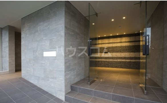 20/28 エントランス