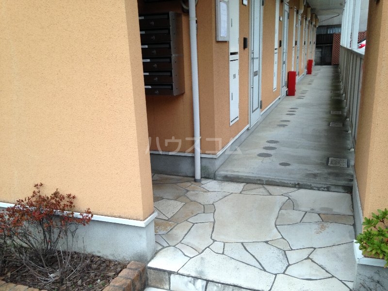 21/23 エントランス