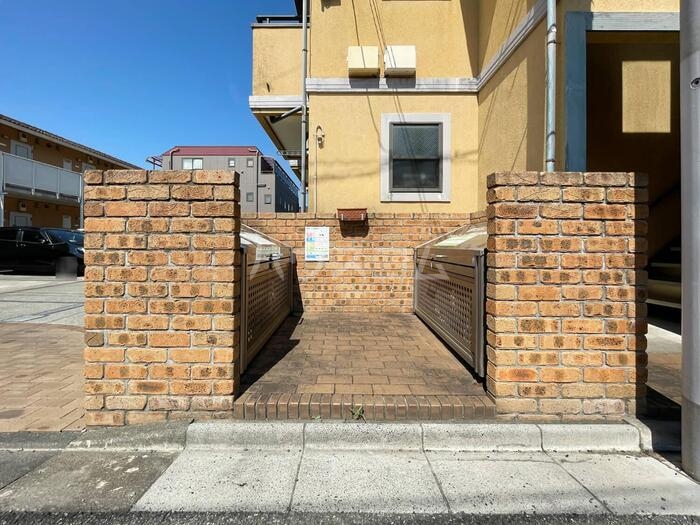 2/4 エントランス