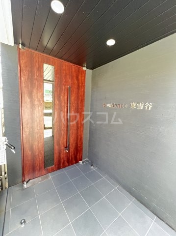 21/22 エントランス