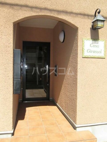 14/18 エントランス