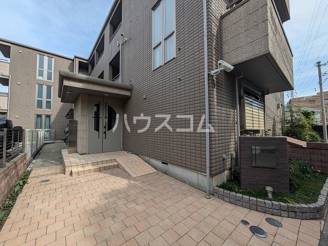 16/20 エントランス