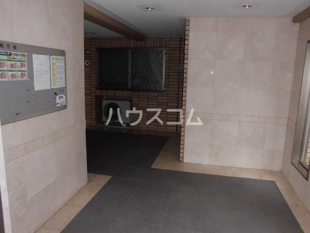 22/30 エントランス