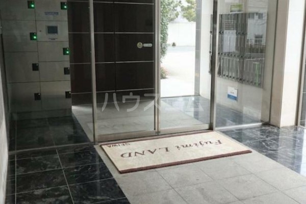 16/18 エントランス