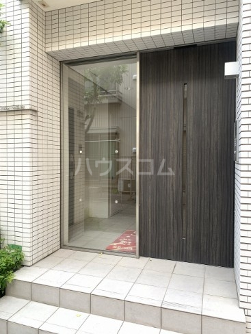 15/17 エントランス