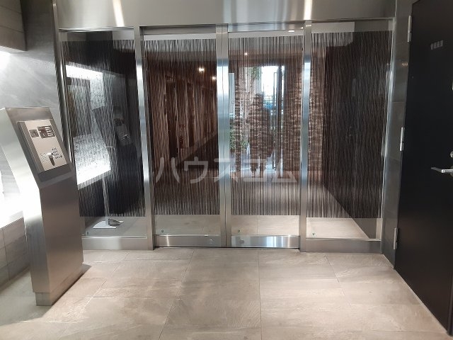 20/28 エントランス