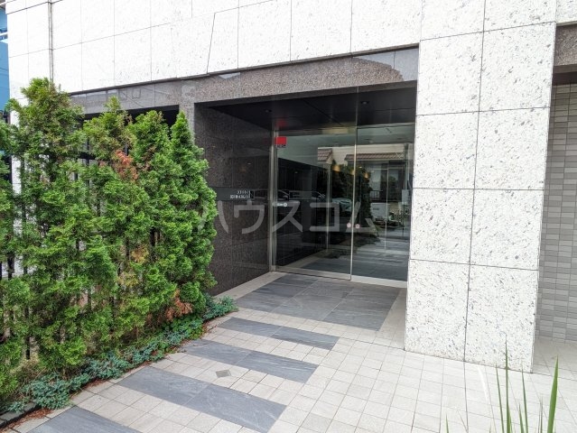 27/30 エントランス