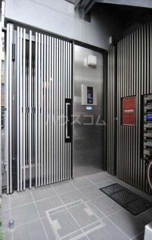 17/18 エントランス