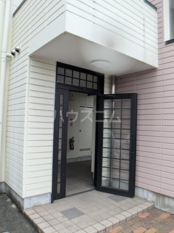 23/29 エントランス