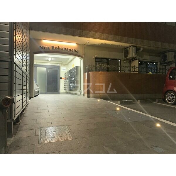 16/25 エントランス