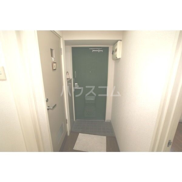 16/19 エントランス