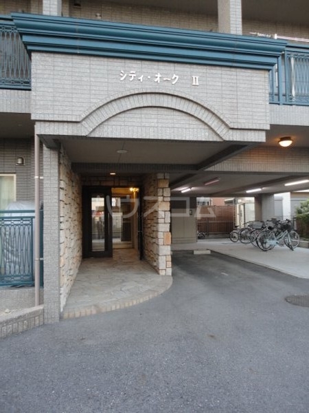 22/30 エントランス