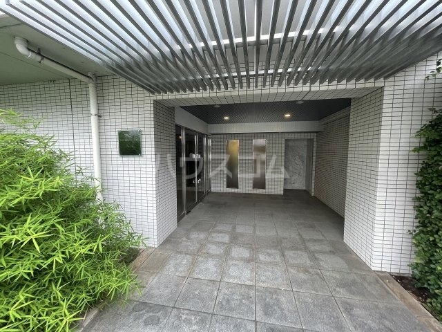 22/30 エントランス